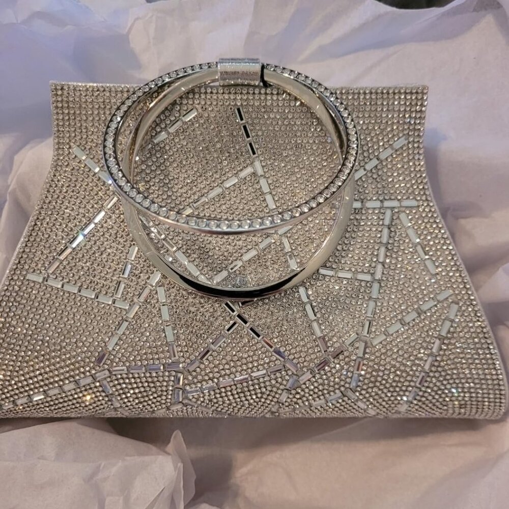 Women Silver Crystal Clutch Purses Bride and Bridesmaid Elegant Wristlet Evening